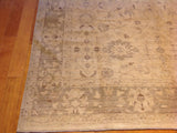 Traditional Rug in Beige with Floral Motif